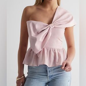 NWT Oversized bow top